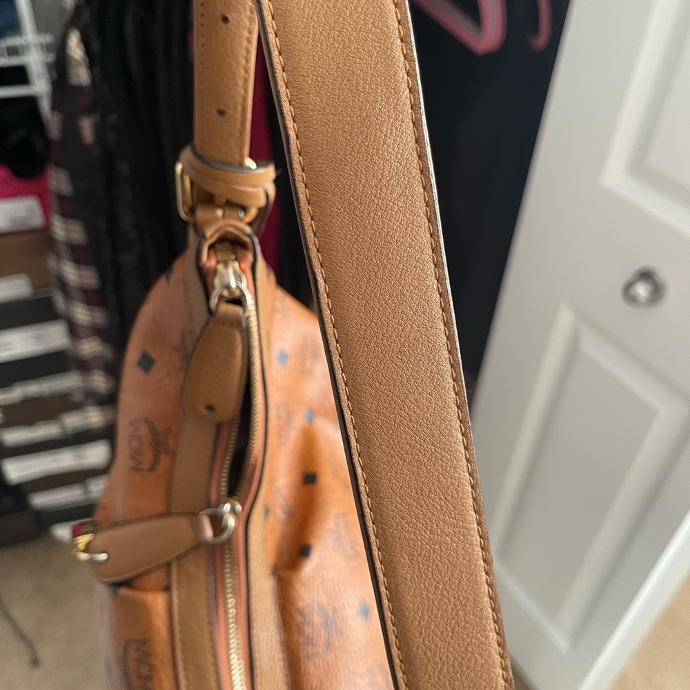 Authentic MCM bag - Picture 4 of 9